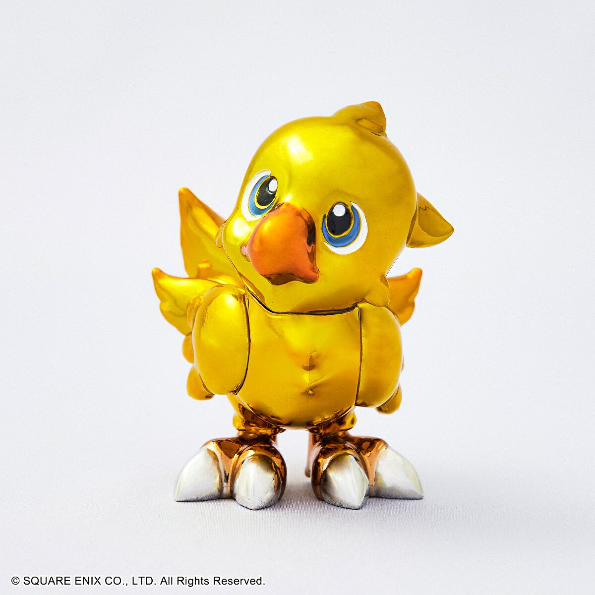 ファイナルファンタジーでおなじみのチョコボが ダイキャスト製彩色メタルフィギュアになって登場！

ずっしりと重みがあり、満足感のあるアイテムです。
お部屋やデスク周りにも飾りやすいサイズ感です。