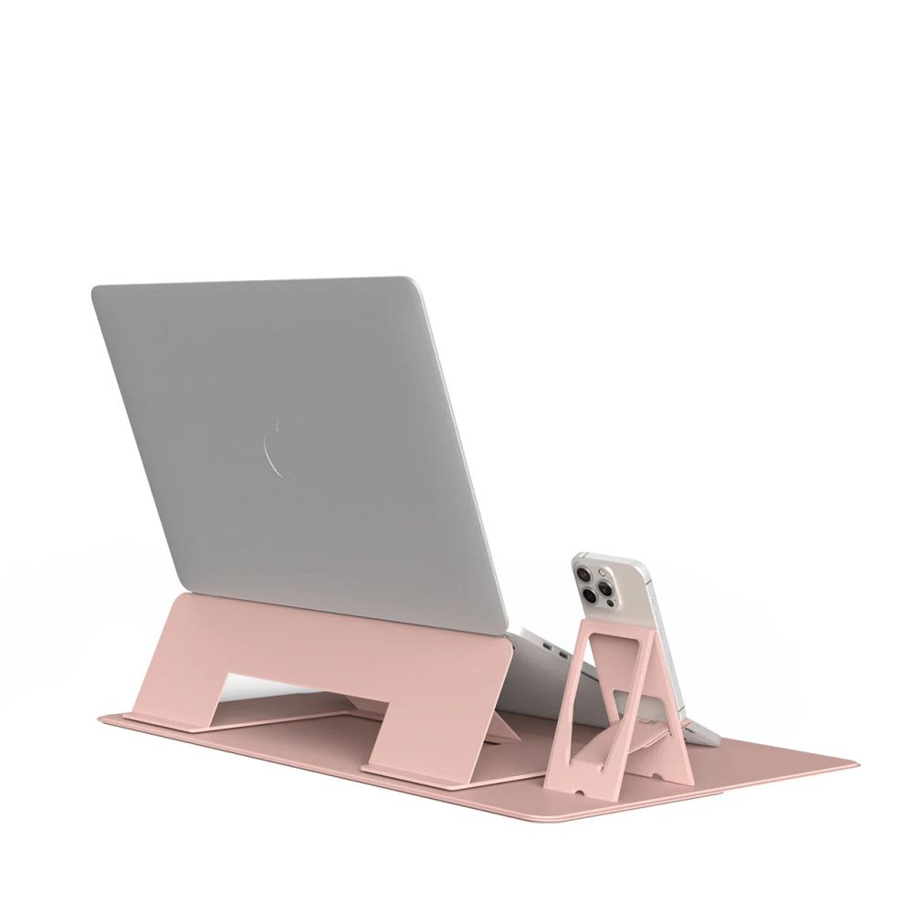 HUANUOの新作Magno M1は、膝上でも卓上でも使える世界初の2WAYノートPCスタンド。
CAMPFIREで511人の支援を受けた初代モデルをベースに、さらに進化して登場しました。

＜製品特徴＞
■3段階の角度調整で、快適な姿勢をサポート
18°〜30°まで3段階の角度調整が可能。
デスクワークや在宅勤務中でも、首や肩の負担を軽減し、正しい姿勢を保てます。

■超薄型＆軽量設計で、持ち運びラクラク
折りたたみ時の厚さはわずか4.3mm。
カバンの中でもかさばらず、出張・カフェ・コワーキングスペースなど、どこでも使えるポータブルデザインです。

■マグネット式で簡単組み立て・収納
強力なネオジム磁石を採用し、部品が瞬時に吸着。
工具不要で、素早く組み立て・分解ができます。

■サイズに応じて最大5kgまで対応
Magno M1は最大5kg対応。
三角構造で安定感があり、幅広いデバイスに対応。

■ひざ上でも快適な「ラップモード」対応
軽量設計に加え、手触りが良く滑りにくいPUレザー素材を採用しているため、
ソファやベッドなど膝の上でも安定して快適にご使用いただけます。

＜主な仕様＞
【Magno M1（標準サイズ）】
●対応サイズ：最大17インチまでのノートパソコン
●スタンド角度：5段階調整（8度〜38度）
●本体サイズ：幅370×奥行265×高さ4.3mm（折りたたみ時）
●重量：約980g
●素材：マンガン鋼、グラスファイバー、ネオジム磁石
●耐荷重：最大5kg
●付属品：構造で支えるスマホスタンド