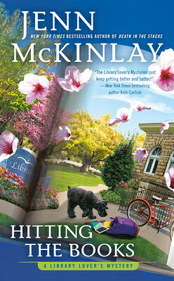 Hitting the Books HITTING THE BKS （Library Lover's Mystery） 