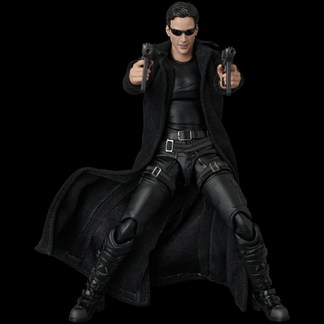 最高のフォルムと抜群の可動領域を両立！
史上最強のアクションフィギュア！

●『THE MATRIX』よりMAFEX「NEO」が登場！
●頭部3種／各種銃器／携帯電話／交換用ホルスターパーツ／弾道エフェクトパーツ（専用スタンド付）／ワイヤーフレーム入布製コート／可動式フィギュアスタンド付属！

※監修中のサンプルを撮影しております。
発売商品とは一部異なる場合がございます。
※こちらの画像はイメージです。
実際の商品とは彩色、形状が異なる場合がございます。

THE MATRIX and all related
characters and elements (C) & TM
Warner Bros. Entertainment Inc. (s26)

・ホビー系商品についての諸注意
メーカー都合により発売の大幅な延期が発生する可能性がございます。
予約商品についてはメーカーから順次入荷次第の発送となります。メーカー公表の発売日とは異なる場合がございますのでご了承ください。【対象年齢】：15歳以上【商品サイズ (cm)】(高さ）：16