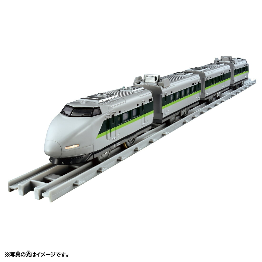 細部までこだわった造形・塗装を施した、より”リアル”なプラレール『プラレール　リアルクラス』から『100系山陽新幹線フレッシュグリーン』が登場。「飾る楽しみ」と「走らせる楽しみ」その両方を目指し、これまでに培った技術やノウハウを結集し、細部までこだわった、より”リアル”なプラレール、『プラレール　リアルクラス』。今弾は『100系山陽新幹線フレッシュグリーン』が登場。■JR西日本「100系山陽新幹線フレッシュグリーン」がモデル■4両編成仕様■シャークノーズと呼ばれた先頭部分、パンタグラフなどリアルな造形・塗装などで表現■先頭車は2スピード、ハイパワーライト搭載■リアル直線レール3本同梱　すぐに飾ることが可能■プラレール規格で別売りの通常のレールで拡張可能【セット内容】100系山陽新幹線フレッシュグリーン1編成（4両）(1),パンタグラフ（ハイタイプ）(2),パンタグラフ（ロータイプ）(2),リアル直線レール(3),部品注文書(1)【対象年齢】：6才〜