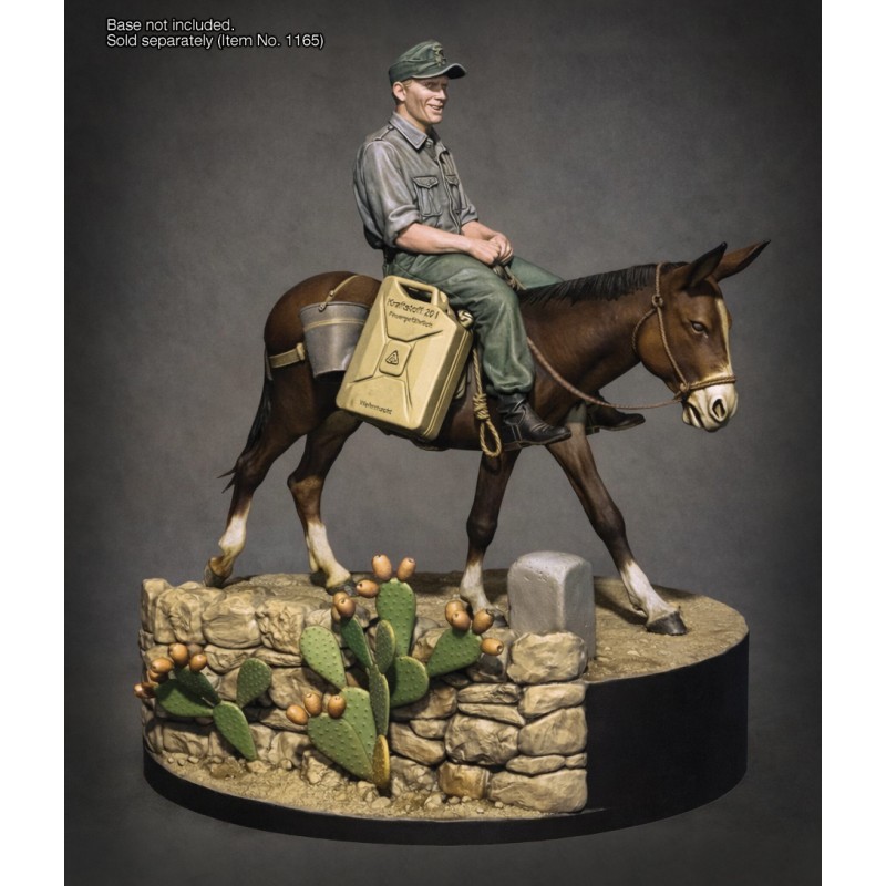 1/35 WWII ドイツ ラバに乗る兵士 【RM1160】 (プラモデル)