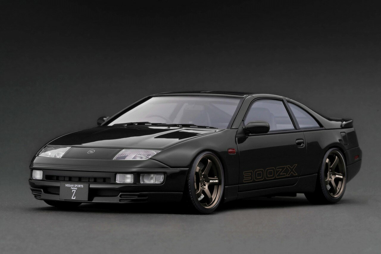 「Fairlady Z（Z32）2by2」を 1/18スケールレジンモデルで再現。
ボディカラー：ブラック。
ニスモLM GT4 18インチホイール(ブロンズ）にローダウン仕様。
純正リヤスポイラーに左右2本出し大径マフラー、大型ブレーキキャリパー、左右ドア下に「300ZX」ステッカー純正シート、MOMOタイプステアリング装着。

※画像は試作品です。

※メーカー都合により大幅な発売延期や発売中止が発生する場合がございます。予めご了承ください。【対象年齢】：