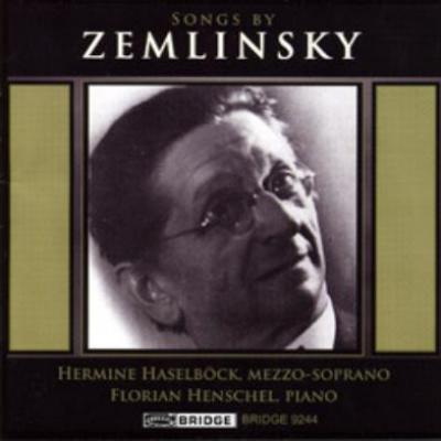 ツェムリンスキー：歌曲集

オーストリアのメゾ・ソプラノ　ハーゼルベックによるオーストリアの作曲家ツェムリンスキー：歌曲集。ツェムリンスキーはシェーンベルクの義兄で、アルマ・マーラーやコルンゴールドの師でもあります。マーラーと新ウィーン楽派をつなぐ作曲家として注目されています。この歌曲集もたゆたうようなものからマーラー風のものまで真摯な作品がそろい聴き応えのある1枚です。（TOBU）

ツェムリンスキー：
・7つの歌曲（遺作）（1889-90）
・メーテルランクの詩による6つの歌曲Op.13
・トスカーナ民謡によるワルツ・ソングOp.6
・5つの歌曲（遺作）（1895-96）
・2つのキャバレー・ソング（遺作）（1901）

　ヘルミーネ・ハーゼルベック（MS）
　フローリアン・ヘンシェル（Pf）
　録音：2003年6月ティボール・ヴァルガ・スタジオ、スイス、シオン


Disc1
1 : レヒ゛ューに記載
Powered by HMV