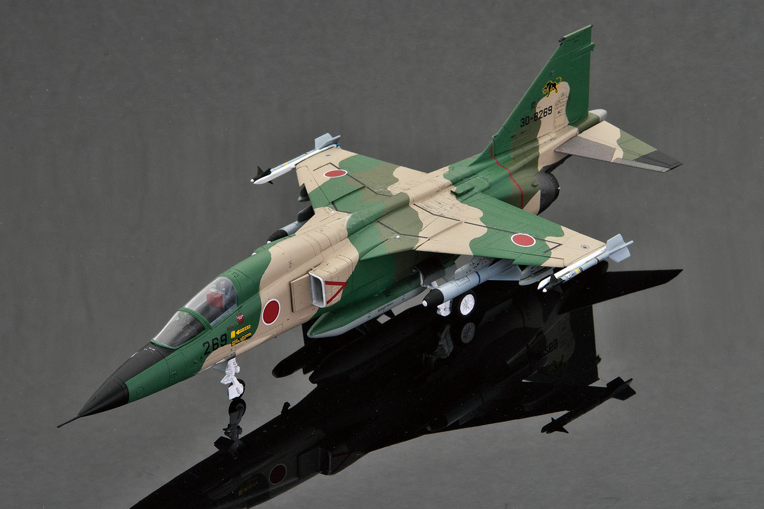 1/72 航空自衛隊 支援戦闘機 F-1 【AC-9】 (プラモデル)