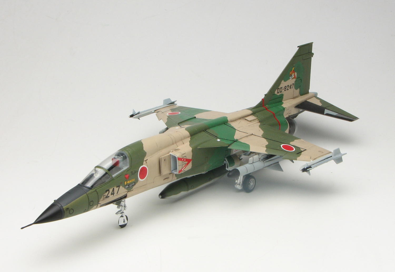 1/72 航空自衛隊 F-1 支援戦闘機 パイロットフィギュア付属 【AC-77】 (プラモデル)