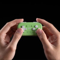 【Switch/Android対応、超小型コントローラー】 8BitDo Micro Bluetooth Gamepad Green