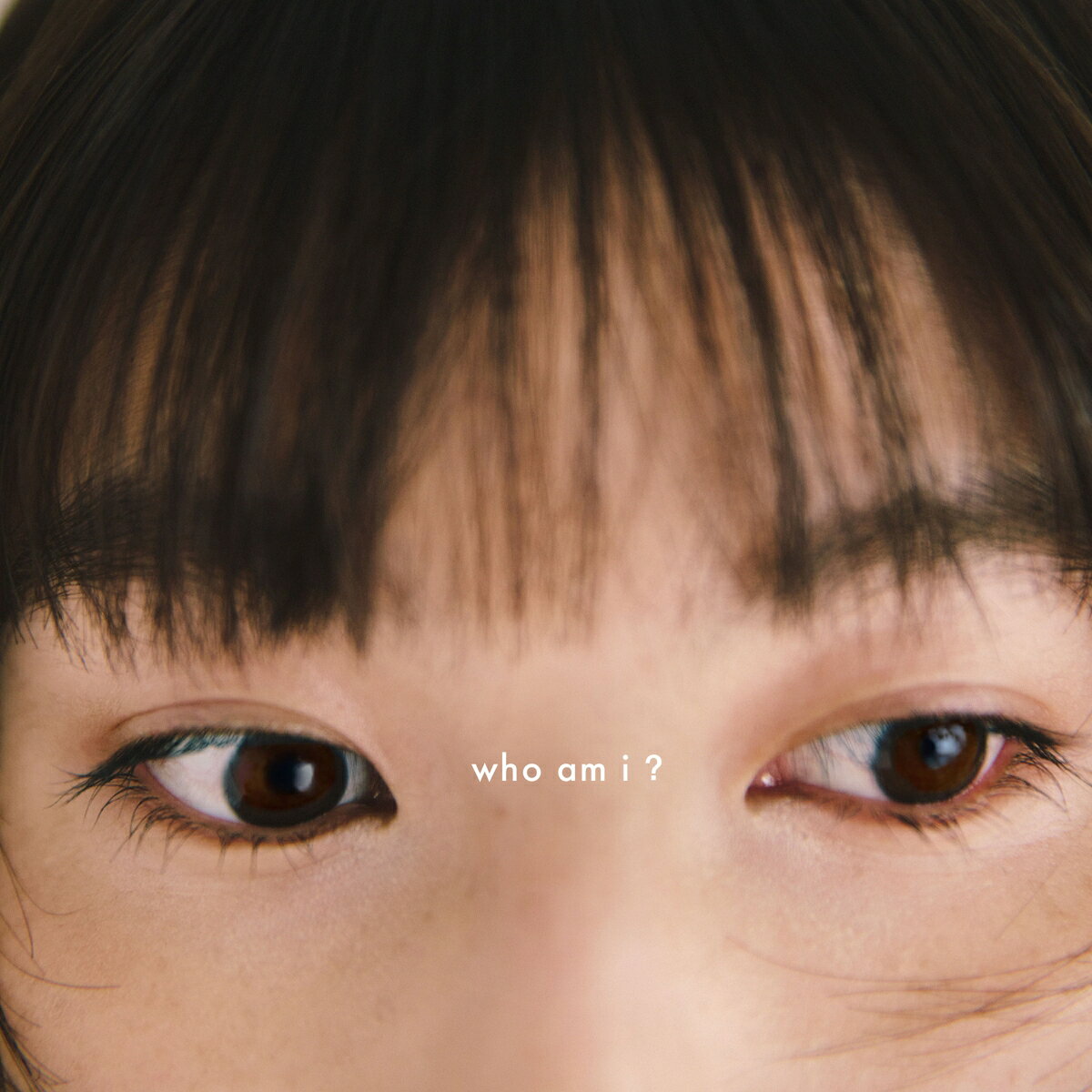 【先着特典】who am i?(ステッカー)