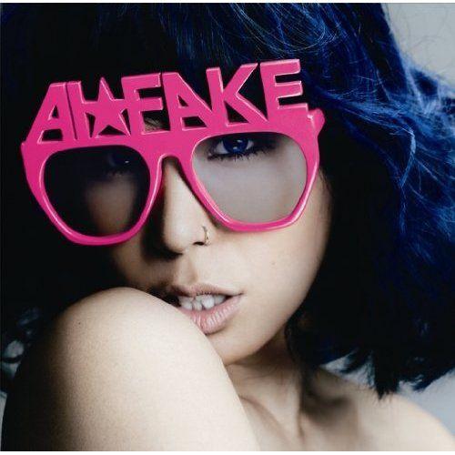 FAKE feat.安室奈美恵 （初回限定）