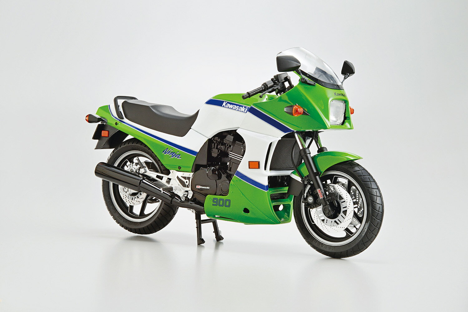 楽天ブックスのザ☆バイク 1/12 カワサキ ZX900A GPZ900R Ninja '85 【No.29】 (プラモデル)｜アングル2