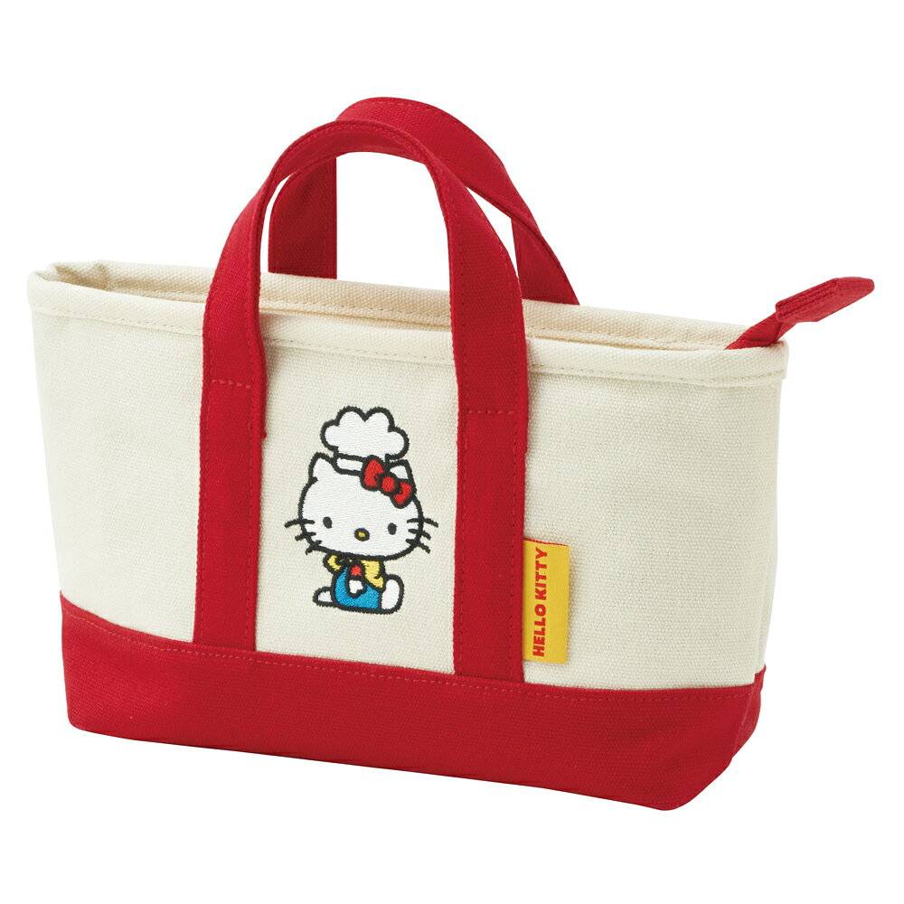 【商品詳細】保温保冷おにぎりランチバッグ！
その名の通り！おにぎりを持ち運ぶのにピッタリなサイズのミニ保冷バッグ！

内側は保冷剤などを入れられるメッシュポケット付き！
開口部はファスナー式。
内側はEVA素材で、お手入れもしやすい！
夏用のコスメポーチや、デバイスポーチとしてもおすすめ！
【商品サイズ(約)】
サイズ：横24×6×縦13cm

【品質表示】
表地：綿100％
裏地：PEVA
メッシュポケット：ポリエステル100％

※防水加工されておりませんので、バッグ内の溜まった水分が染み出てくる場合があります。
※洗濯はお避けください。汚れた場合は水またはぬるま湯で薄めた中性洗剤を柔らかい布に含ませ、汚れをふき取って下さい。
●中国製

※掲載画像はあくまでイメージです。実際の商品とは色、柄等が異なる場合がございます。何卒ご了承ください。【商品サイズ (cm)】(幅×高さ×奥行）：24×13×6