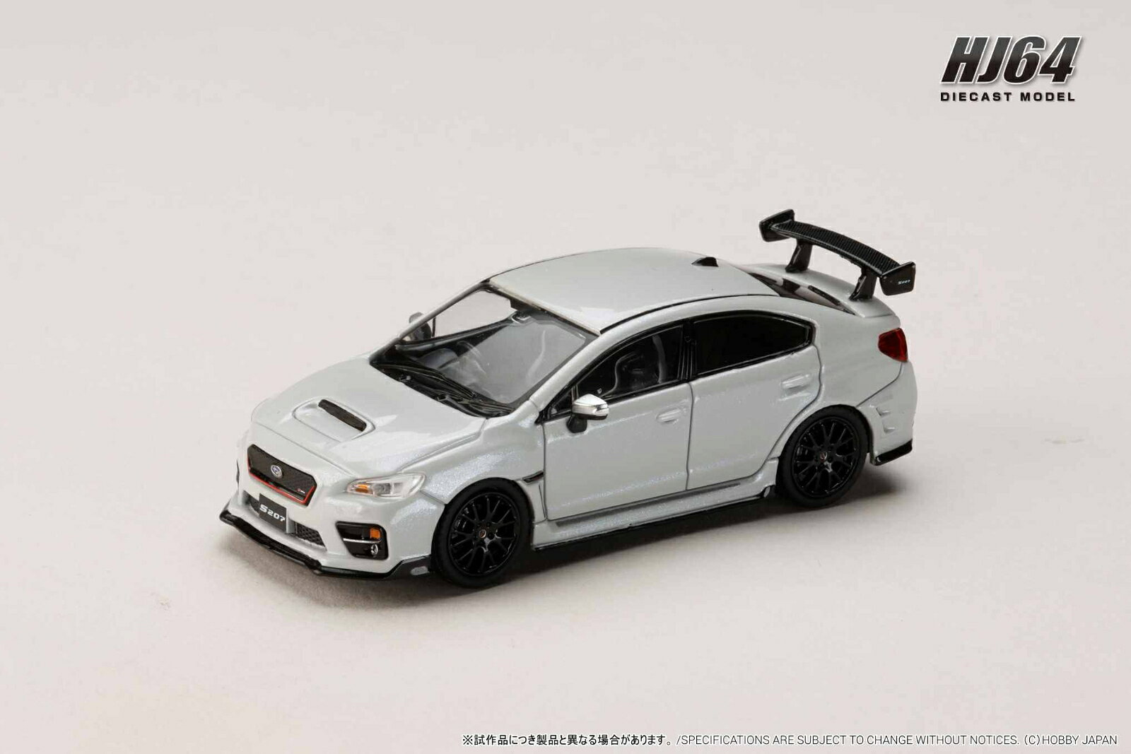 ホビージャパンの1/64ダイキャストシリーズ"HJ64"から"スバル S207 NBR チャレンジ パッケージ"のご案内です。
2026年はSUBARUの水平対向エンジンの誕生から60周年を迎える記念イヤーです。(HJ調べ）
製品にはコレクションに最適な透明ケース、台座とエンジンディスプレイモデルが付属します。

■素材：ダイキャスト(亜鉛合金） / ABS /
■ライセンス申請中。 

※写真はプロトタイプです。実際の製品とは異なります。 
※仕様は予告なく変更になる場合がございます。　
※メーカー都合により大幅な発売延期や発売中止が発生する場合がございます。予めご了承ください。

・ホビー系商品についての諸注意
メーカー都合により発売の大幅な延期が発生する可能性がございます。
予約商品についてはメーカーから順次入荷次第の発送となります。メーカー公表の発売日とは異なる場合がございますのでご了承ください。【対象年齢】：