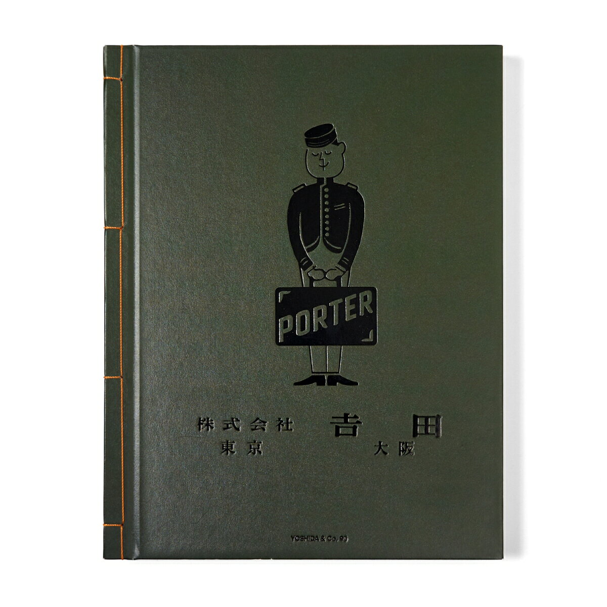 吉田カバン90周年を記念したヴィジュアルブック。ブランドの象徴である「TANKER」シリーズの大規模リニューアルプロジェクトに密着したグラビアをはじめ、新たに生まれ変わった「LUGGAGE LABEL」シリーズ「L.L.」のフォトストーリーを、豊富なビジュアルとともに収録しています。さらに、90周年を彩ったイベントや限定プロダクトも網羅。厳重に保管されてきたTANKERのオリジナルデザイン画など、貴重なアーカイブ資料も掲載されています。2026年パリ・ファッションウィークで発表された本書は、日英バイリンガル仕様に加え、写真集でありながら和綴じを採用した特別な一冊です。カラー248P。
ALL NEW TANKER
OLD NEW/L.L.
TRUE BLUE/L.L.
FILAMENT/L.L.
EVERYDAY IS A NEW BEGINNING@KUDAN HOUSE
90th ANNIVERSARY PRODUCT
POTER OMOTESANDO
POTER EXCHENGE KYOTO
SENCES
TANKER ORIGINAL DESIGN DRAWINGS
POTER DESIGN ARCHIVE
KICHIZO YOSHIDA
OBJECTS FROM KICHIZO’S WORKSHOP
THE ACT OF CARRYING