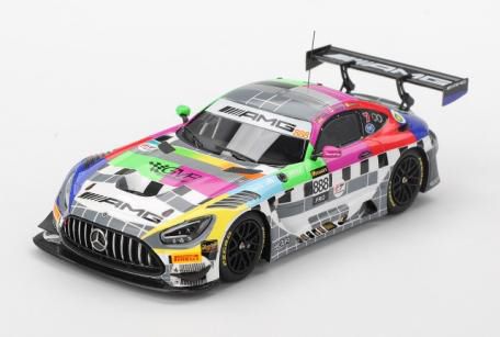 新旧スポーツカーやレーシングカーを精密にモデル化している「TSMモデル」の1/43スケール新作として、昨年のバサースト12時間にて活躍したMercedes-AMG 2025 Team GMR Meguiar'sの#888がラインナップ。

パッケージサイズ:約 W16.6 x D7.7 x H6.7 (cm) 
素材:レジン

Prototype Sample-Approval Pending　版権元監修中、写真はサンプルのため実際の商品と異なる場合がございます。

※本案内に記載のパッケージサイズや素材は予告なく変更される場合がございます。予めご了承ください。
※メーカー都合により大幅な発売延期や発売中止が発生する場合がございます。予めご了承ください。

・ホビー系商品についての諸注意
メーカー都合により発売の大幅な延期が発生する可能性がございます。
予約商品についてはメーカーから順次入荷次第の発送となります。メーカー公表の発売日とは異なる場合がございますのでご了承ください。【対象年齢】：