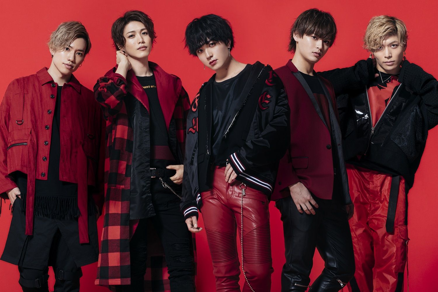 Light on fire (初回限定盤 CD＋Blu-ray) [ IVVY ]