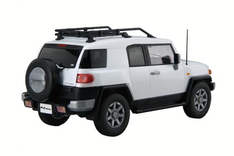 楽天ブックスの1/24 車NEXTシリーズ トヨタ FJクルーザー (ホワイト) 【車NEXT9】 (プラモデル)｜アングル2