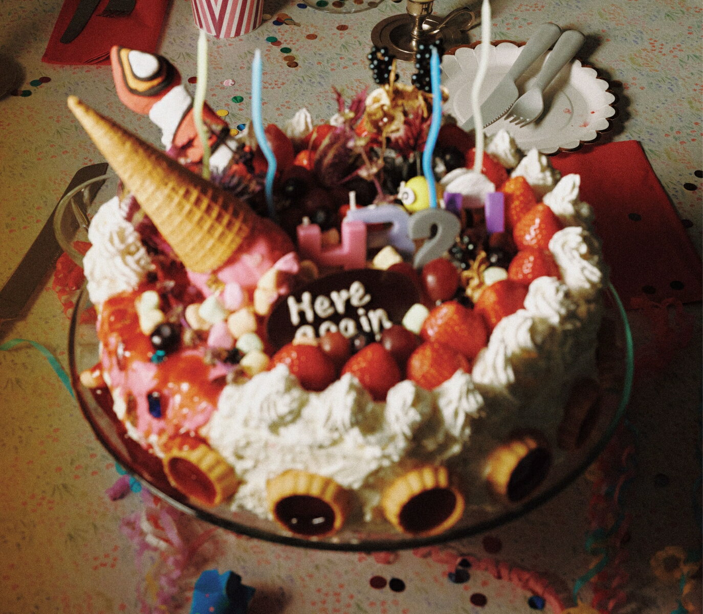 汐れいら、待望の2nd EPをリリース！

汐れいら。2002年2月9日生まれのシンガーソングライター。
自身2枚目のEPとなる今作のタイトルは「HB2U」。今までとは異なり汐れいらの実体験と自身の感情を元に制作された新曲の数々と、ABEMA『今日、好きになりました。卒業編2025 』挿入歌である「恋をひそめて」、TVアニメ『薫る花は凛と咲く』エンディングテーマ「ハレの日に」などを含む10曲を収録。

初回生産限定盤には、特典として収録の10曲に関して執筆された10篇の書き下ろしエッセイカードと、2025年10月12日にWWW Xで行われた「USHIO REIRA One Man Tour " ねぼすけ "」ファイナル公演を収録したBlu-rayが付属。