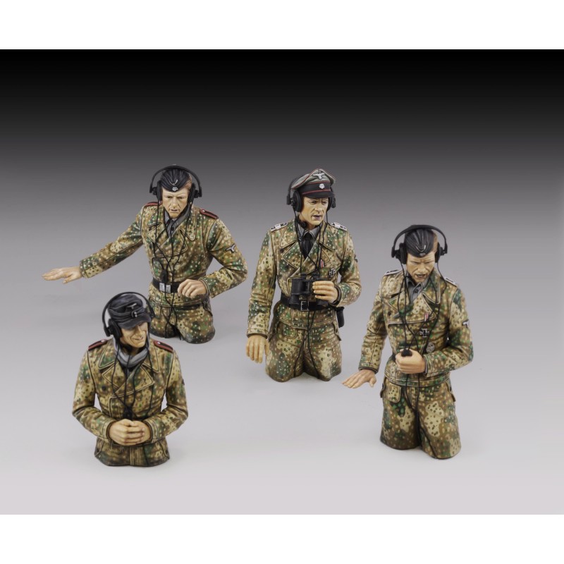 ロイヤルモデル 1/35 WWII ドイツ 車上の戦車兵セット(4体入) 【RM1009】 (プラモデル)