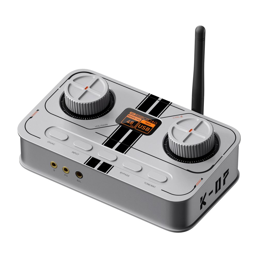 【ゲームと音楽を極める多機能DACアンプ】
K7はHiFiヘッドホンオーディオファンと音楽愛好家の両方のために設計され、デスクトップオーディオシステムを構築するための強力なハブとして機能します。
音楽鑑賞、ゲーム、仕事などあらゆるシーンで優れたパフォーマンスを発揮します。
特にゲームにおいては、足音、落ち葉、銃声などの微細な音も正確にキャプチャでき、敵の位置を素早く判断可能です。
ノイズキャンセリングマイク機能で、オンライン対戦でもクリアな音声を実現します。
多くの一般的なゲーミングサウンドカードでは対応できない高精度なデコード性能により、圧倒的な臨場感と没入感を提供します。

【オーディオマニアグレードのチップセット】
AK4493SEQ DAC、XMOS XU208 USBプロセッサ、TPA6120ヘッドフォンアンプを搭載したK7は、
PCM 384kHz／32ビットおよびDSD256までの高解像度デコードをサポートします。
最大2100mWの出力で、要求の厳しいヘッドフォンを簡単に駆動します。

【包括的な接続性】 
USB-C、同軸、光、Bluetooth aptX HD／LL、3.5mmマイク入力に対応。
PS5、PS5 Pro、Switch、PC、Macなどの幅広いデバイスとの互換性があり、ゲーム、音楽鑑賞、テレワークなどさまざまな用途に柔軟に対応します。
出力端子には4.4mmバランス、3.5mmシングルエンド、RCAを搭載しており、ヘッドフォン、パワードスピーカー、アンプへの接続も簡単に行えます。

【ユーザー中心の設計】 
コンパクトでありながら使いやすい K7 は、2 つの大きなコントロール ノブ、5 つのショートカット ボタン、
人間工学に基づいた快適さを実現する角度付きシャーシを備えています。
高解像度ディスプレイにリアルタイムのステータスが表示され、操作が簡単かつ直感的になります。

【耐久性のあるオールメタル構造】
頑丈なアルミニウム合金で作られたK7は、滑らかなメタリック仕上げと強化された電磁干渉シールドを備えた頑丈で耐摩耗性のあるシャーシを備えています。

◎付属品
・K7本体
・USB-A／C から USB-C へのケーブル
・Bluetooth アンテナ
・12V 電源アダプター
・マイク／オーディオ用 Y スプリッター
・取扱説明書

＜スペック＞
●入力：Bluetooth、COAX、OPT、USB
●出力：3.5mm シングルエンド／4.4mm バランス ヘッドホン出力、RCA
●S／N比：?121dB
●THD＋N：?0.0002％
●ノイズフロア：?6.5μV
●入力電圧：DC 12V