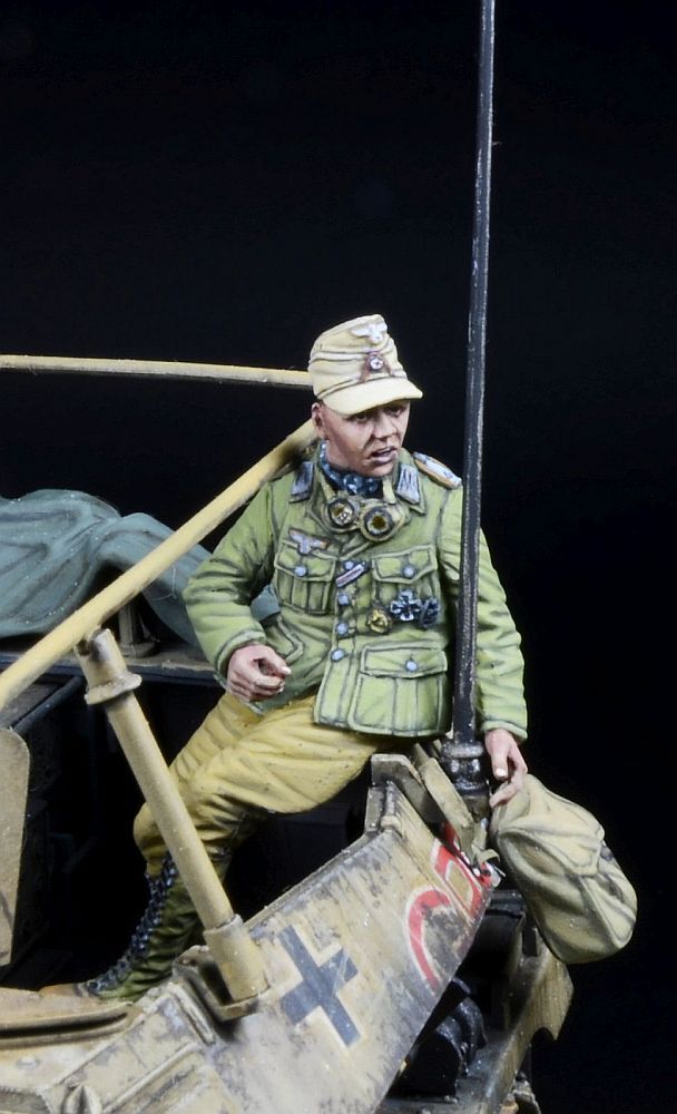 1/35 WWII ドイツ グライフに座るアフリカ軍団下士官(タコム用) 【DD35279】 (プラモデル)