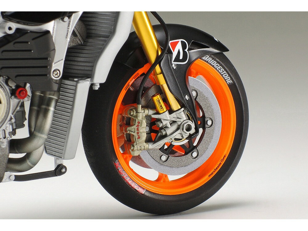 楽天ブックスのタミヤ ディテールアップパーツシリーズ 1/12 Honda RC213V '14 フロントフォークセット 【12667】 (プラモデル)｜アングル3