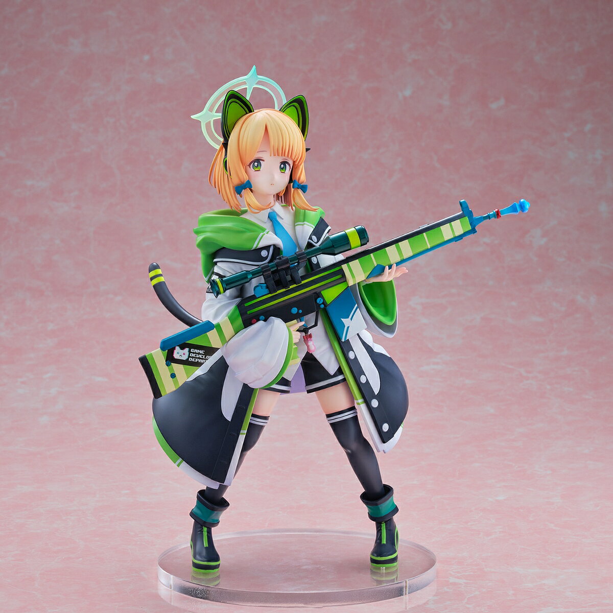 『ブルーアーカイブ』より、ゲーム開発部のミドリが1/6スケールフィギュアで登場！
静かに視線を向ける控えめなポージングを丁寧に立体化。
表情や造形からミドリの落ち着いた雰囲気をしっかり再現しました。
衣装のシルエットや細部のディテールにもこだわり、1/6スケールならではのボリュームば、どこから見ても見応えのある仕上がりとなっています。
さらに、表情替えパーツが付属。
組み合わせることで、ミドリの異なる表情を楽しむことができます。
ゲーム開発部の二人を並べて飾れば、作品の世界観がより一層広がります。

※本製品に「モモイ」のフィギュアは付属しません。

全高約240mm（ヘッドホン込）

【安全警告】
小さな部品があります。誤飲、窒息などの危険がありますので、対象年齢未満のお子様には絶対に与えないでください。

※画像はイメージです。実際の商品と異なる場合がございます。

【付属品】
表情パーツ、台座

&copy;2026 NEXON Games Co., Ltd. All Rights Reserved.

・ホビー系商品についての諸注意
メーカー都合により発売の大幅な延期が発生する可能性がございます。
予約商品についてはメーカーから順次入荷次第の発送となります。メーカー公表の発売日とは異なる場合がございますのでご了承ください。【対象年齢】：【商品サイズ (cm)】(高さ）：24