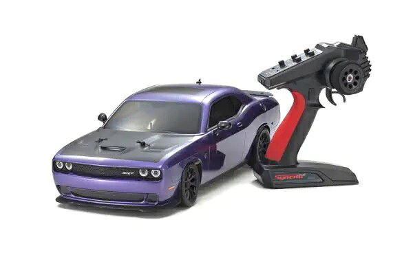 誰もが憧れるアメリカンマッスルカー「ダッジチャレンジャーSRTヘルキャット」を
ハイクオリティボディで再現！

実車のフォルムを実感豊かに再現したボディとの組み合わせで“速い・遅いにとらわれることなく、純粋にR/Cカーの走りを楽しむ”ことを提案するフェーザーシリーズ。
京商のラインナップ中、もっともスタンダードな電動ツーリングカーともいえる同シリーズのシャシーがフルモデルチェンジを受け、その走行性能にいっそうの磨きがかかりました。
パーツ点数を少なくすることでメンテナンス性を高めた軽量シャシーはシンプルなデザインながら、前後のステフナーや各部に設けた補強リブ、そして使用する材質の変更など細部にわたるブラッシュアップで高い強度と走行に適した剛性を確保。
加えて、極力シンメトリーとなるようなシャシーデザインとしたことで、前後バランスに優れるサスペンションや車格に見合ったパワーソースとの相乗効果によるクセのない素直な操縦性も獲得しています。
そのうえで前後ギヤデフ、オイルダンパー、フルボールベアリングを採用。高い耐久性と耐衝撃性を確保して、ドライバーをしっかりとサポートします。
また、標準装備の0mmオフセットのブレーキディスク型ホイールハブ以外に（+5mm）オフセットのホイールハブを同梱して190mm幅と200mm幅の両ボディに対応するとともに、オプションパーツ（別売）としてホイールベースが260mmのショートメインシャシーとショートセンターシャフトを用意。
これらのパーツを組み替えることによって、付属ボディ以外の1/10スケールボディが搭載可能となります。
しかも、すべてが揃った工場完成のレディセットですので走行用バッテリー、走行用バッテリー用充電器、送信機用電池を別途購入すれば、すぐに走行が楽しめます。

●送信機用単3乾電池4本、走行用バッテリー、走行用バッテリー用充電器を購入すれば走行可能な工場完成済レディセット。
●駆動部分すべてに駆動ロスを低減するベアリングを装備したフルボールベアリング仕様。
●ステアリングサーボは防水仕様のKS202Wを標準装備。
●ホコリの多いパーキングロットでも信頼性が高い密閉タイプのデフ＆ミッション。
●誰でも扱い易く走りを楽しめるシャフト駆動のフルタイム4WDツーリングシャシー。
●メッキ仕上げのダミーブレーキディスク、塗装仕上げのブレーキキャリパーを装備してスケール感をアップ。
●各部に六角穴付きボタンビスを使用。確実な締め付けトルクを掛けられ、さらに少ない工具でメンテナンスが可能。
●モーターマウントはピニオンギヤに応じて取付け穴が開いてるので面倒なバックラッシュ調整が不要。29Tから37Tまで対応。
●各種オプションパーツを装着することで走りのパフォーマンスアップが可能。

テクニカルデータ
■全長 486mm
■全幅 （ボディ幅）190mm（200mm）
■全高 144mm
■ホイールベース 274mm
■トレッド（F／R） 174mm
■タイヤ（F／R） φ66×25mm
■ギヤレシオ 6.54：1
■全備重量 約1650g
■使用プロポ シンクロKT-231P+
■モーター G14L


※搭載可能バッテリーサイズ　
140x47x25mm（バッテリークッションスポンジ付けたままの状態）
160x47x25mm（バッテリークッションスポンジを外した場合）

キット内容
＜キット内容＞
●R/Cユニット組込み済み工場完成シャシー
●塗装・デカール・組み立て済みボディ
●シンクロKT-231P+送信機
●六角レンチ
●スパナ
●セッティング変更パーツ

走行までに必要なもの
●送信機用単3乾電池4本
●走行用バッテリー
　 推奨：KYOSHO SPEED HOUSE 7.2V 22HV Ni-MHバッテリー 71322
　　　　 KYOSHO SPEED HOUSE 7.2V 36HV Ni-MHバッテリー 71324
　　　　 Gens ace LiPo 4000 ストレートパック（45C/7.4V）GAB4202
●走行バッテリー用充電器
　 推奨：KYOSHO SPEED HOUSE C-02B ACピークチャージャー72002B ※Ni-MH専用充電器
　　　　 7.2V NiMH用 USBチャージャー 72203 ※Ni-MH専用充電器
●各種工具

・ホビー系商品についての諸注意
メーカー都合により発売の大幅な延期が発生する可能性がございます。
予約商品についてはメーカーから順次入荷次第の発送となります。メーカー公表の発売日とは異なる場合がございますのでご了承ください。【対象年齢】：