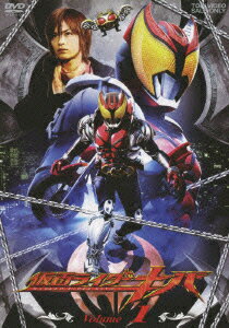 2008年放送、“平成ライダー”としては9作目となる特撮ヒーロー作。悪のファンガイア族が暗躍する1986年と、バイオリン職人の青年が仮面ライダーに変身することになる22年後の物語が並行して描かれていく。