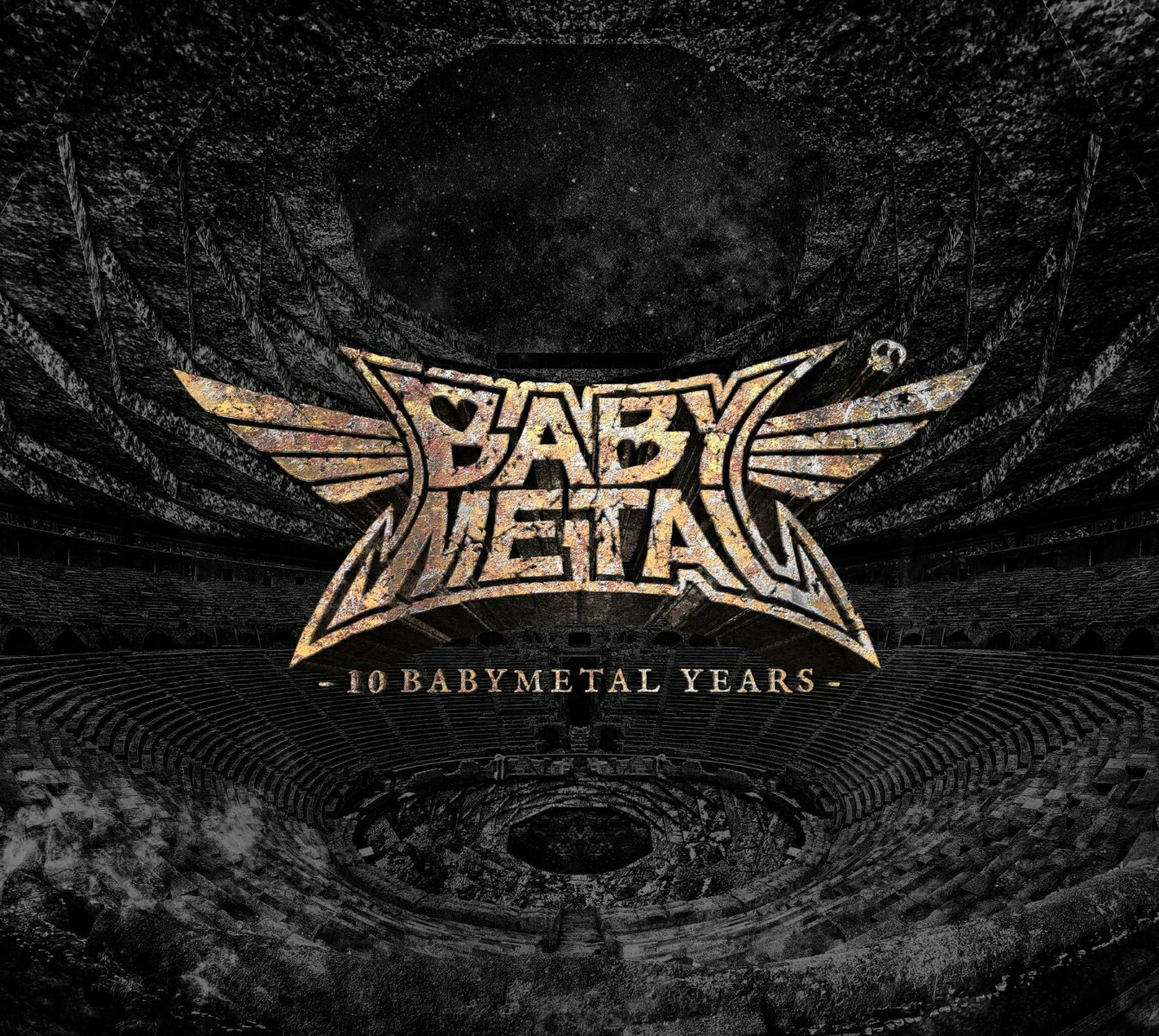 結成から10年を迎えるBABYMETAL、その10年のLEGENDを彩ってきた珠玉の10曲を収録した
ベストアルバム「10 BABYMETAL YEARS」10形態リリース決定！

今年結成10周年を迎えるBABYMETALが、その10年の歴史を彩ってきた珠玉の10曲を収録したベストアルバム
「10 BABYMETAL YEARS」を全10形態リリースすることが決定した。
初回限定盤Aには過去全てのMusic Clip 16曲を収録したBlu-ray付。
初回限定盤Bは、現在のSU-METALとMOAMETALが、10年の軌跡を振り返る撮り下ろし写真で構成された10種類のアナログサイズ着せ替えジャケット仕様。
初回限定盤Cは、ファンがBABYMETALの代表曲を選出するトーナメント「10 LEGEND SONGS TOURNAMENT」によってセレクトされた
10曲のスペシャル映像「10 LEGEND MOVIES」収録のBlu-rayとポスター付。

初回生産分にはシリアルコード付プロフェットカード（予言者カード）が全3種のうち1種がランダムで封入されている。