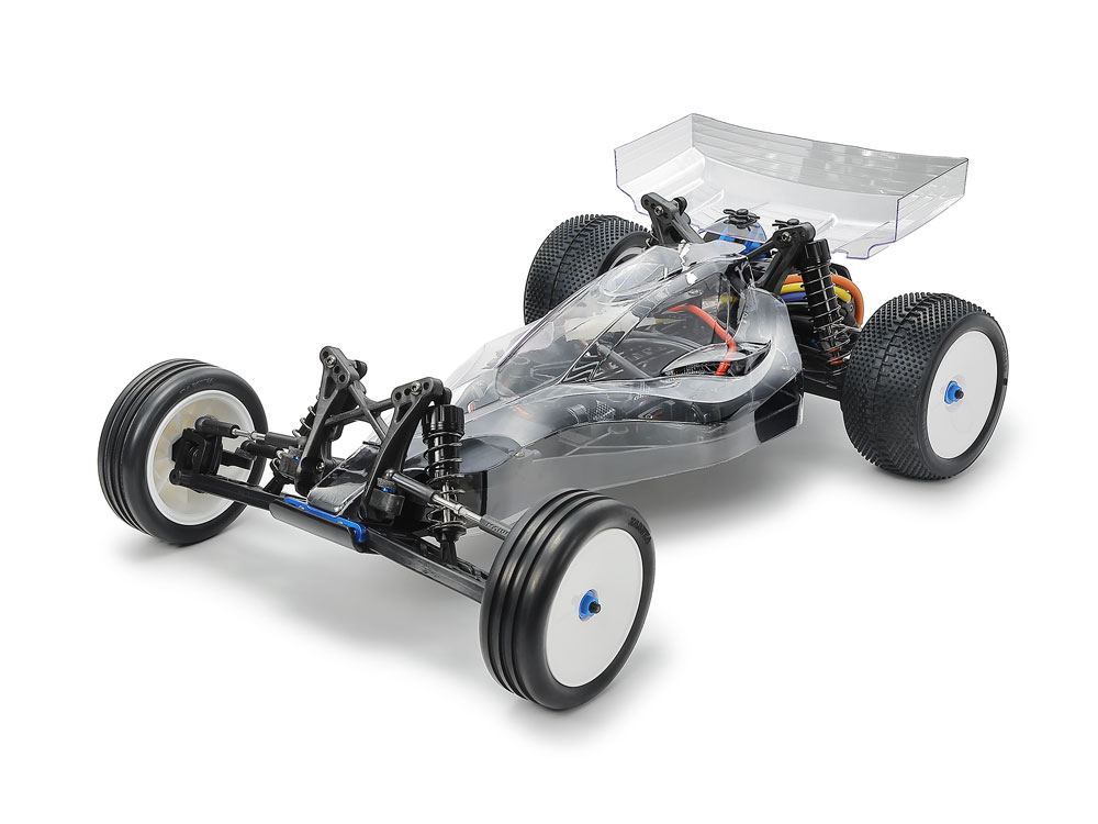 ★2WDバギーシャーシ、DN-01にOPパーツを搭載してワンランク上の走りをめざしました。
★走行安定性を高めるスリッパークラッチ、サスアームの取り付け剛性を高めるアルミサスマウント、耐久性に優れたハイグレードモータープレート、駆動効率を高めるアッセンブリーユニバーサルシャフト、六角ハブタイプホイールを装備。

シャーシ長=382mm
写真はキットを組み立てたものです

※モーター別売。
※TRF201のボディ＆リヤウイング付き。

・ホビー系商品についての諸注意
メーカー都合により発売の大幅な延期が発生する可能性がございます。
予約商品についてはメーカーから順次入荷次第の発送となります。メーカー公表の発売日とは異なる場合がございますのでご了承ください。