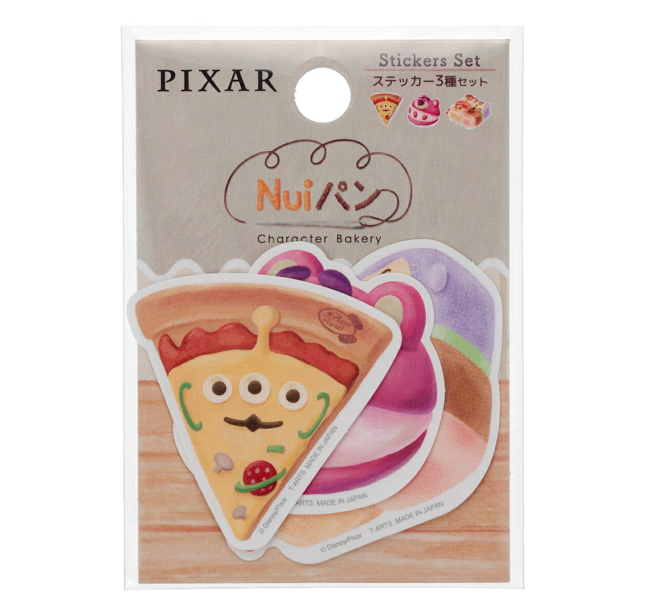 「こんなキャラクターのパンがあったらいいな」から生まれたシリーズ『Nuiパン』がステッカーになりました。ピザのエイリアン、マリトッツォのロッツォ、ちぎりパンのウッディ・バズ・ジェシー・ブルズアイのステッカーが入っています。スマホケースに挟むのにもぴったりなサイズです。商品サイズ:W50×H55×D1mm