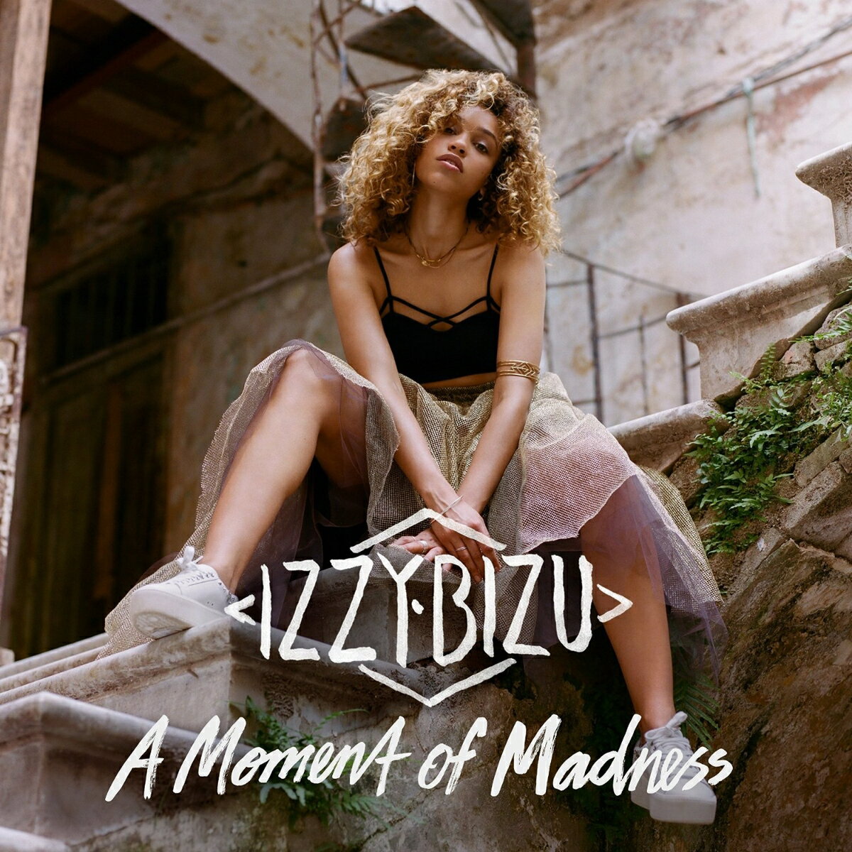 【輸入盤】A Moment of Madness [13曲収録 通常盤] [ Izzy Bizu ]