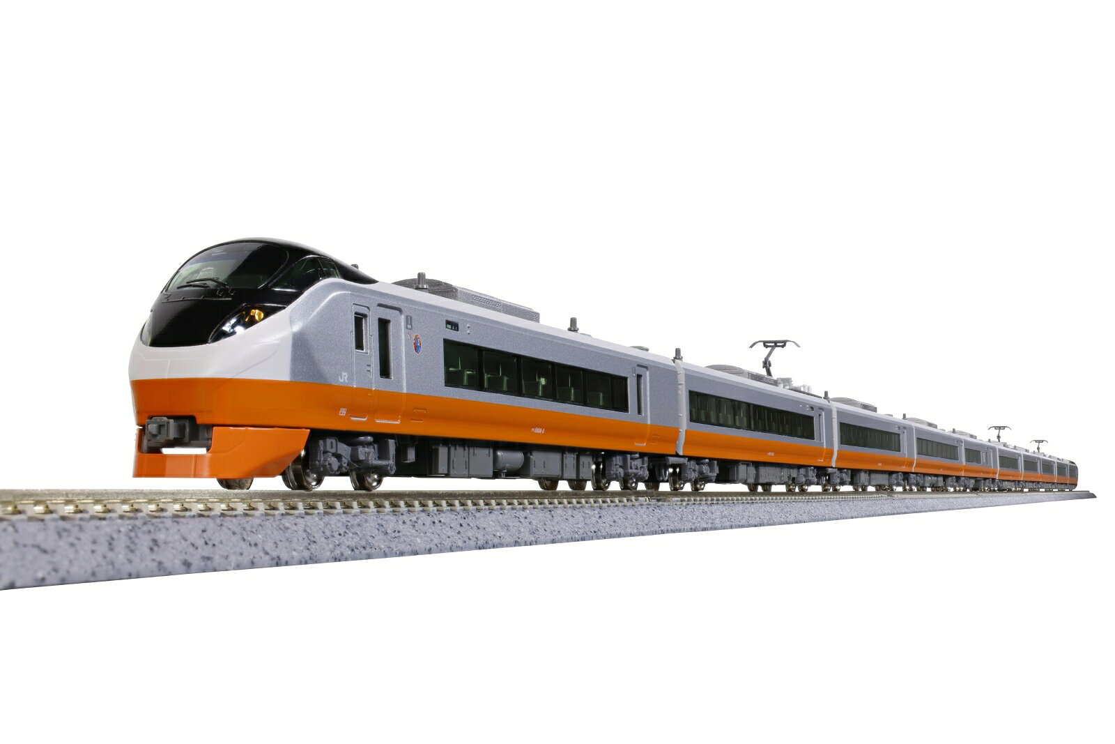 E657系は平成23年(2011)にJR常磐線向けの特急形交直流電車として登場し、現在も同線で主力として活躍している特急車両です。
令和5年(2023)の茨城デスティネーションキャンペーンに合わせて、E657系に往年のE653系「フレッシュひたち」をイメージした塗装が施され、沿線のみならず、多くの鉄道ファンの注目を集めました。
実車は全5色の編成が登場しており、KATOのE657系＜E653系リバイバルカラー＞ラインナップ第5弾として橙色(オレンジ)塗装のK3編成を製品化いたします。

E657系＜E653系リバイバルカラー＞シリーズから最後の一色が登場いたします。
令和8年(2026) 4月発売予定の〈10-2091〜2093 E721系 各種〉など、原ノ町以北の仙台エリアを含め、JR東日本管内で活躍する車両とのすれ違いや、リバイバルカラー5色でのコレクションコンプリートなどにもオススメの車両です。

活躍地域
・東北 関東

会社
・JR

製品特徴
・勝田車両センター所属のK3編成を製品化
・E653系「フレッシュひたち」(橙)をイメージしたリバイバル塗装を再現
・編成ごとに異なるシンボルマーク(橙：袋田の滝と紅葉)を再現
・交直流電車特有のパンタグラフ周辺の碍子や高圧機器、屋根上の列車無線アンテナやWiMAXアンテナを再現
・スロットレスモーターの採用で、スムースかつ静粛な走行性を実現
・中間連結部には、ボディマウント式KATOカプラー密連形と車体間ダンパーを標準装備
・床下機器・台車・車体間ダンパー・先頭車ダミーカプラーは灰色で再現
・前面窓・側面窓は実車同様、緑色の着色ガラスを採用
・行先表示シール付属
・DCCフレンドリー

製品内容・編成図
←品川・上野
クハE656-3
モハE657-203
モハE656-203
サハE657-3
サロE657-3
モハE657-103(M)
モハE656-103
モハE657-3
モハE656-3
クハE657-3
勝田・高萩・いわき・仙台→

製品仕様
・スケール：1/150 9mm(Nゲージ)
・商品形態：塗装済完成品
・車体の材質：プラスティック
・モーター：スロットレスモーター搭載
・ライト：ヘッドライト・テールライト点灯
・付属品：行先表示シール×2

・ホビー系商品についての諸注意
メーカー都合により発売の大幅な延期が発生する可能性がございます。
予約商品についてはメーカーから順次入荷次第の発送となります。メーカー公表の発売日とは異なる場合がございますのでご了承ください。【対象年齢】：8歳以上