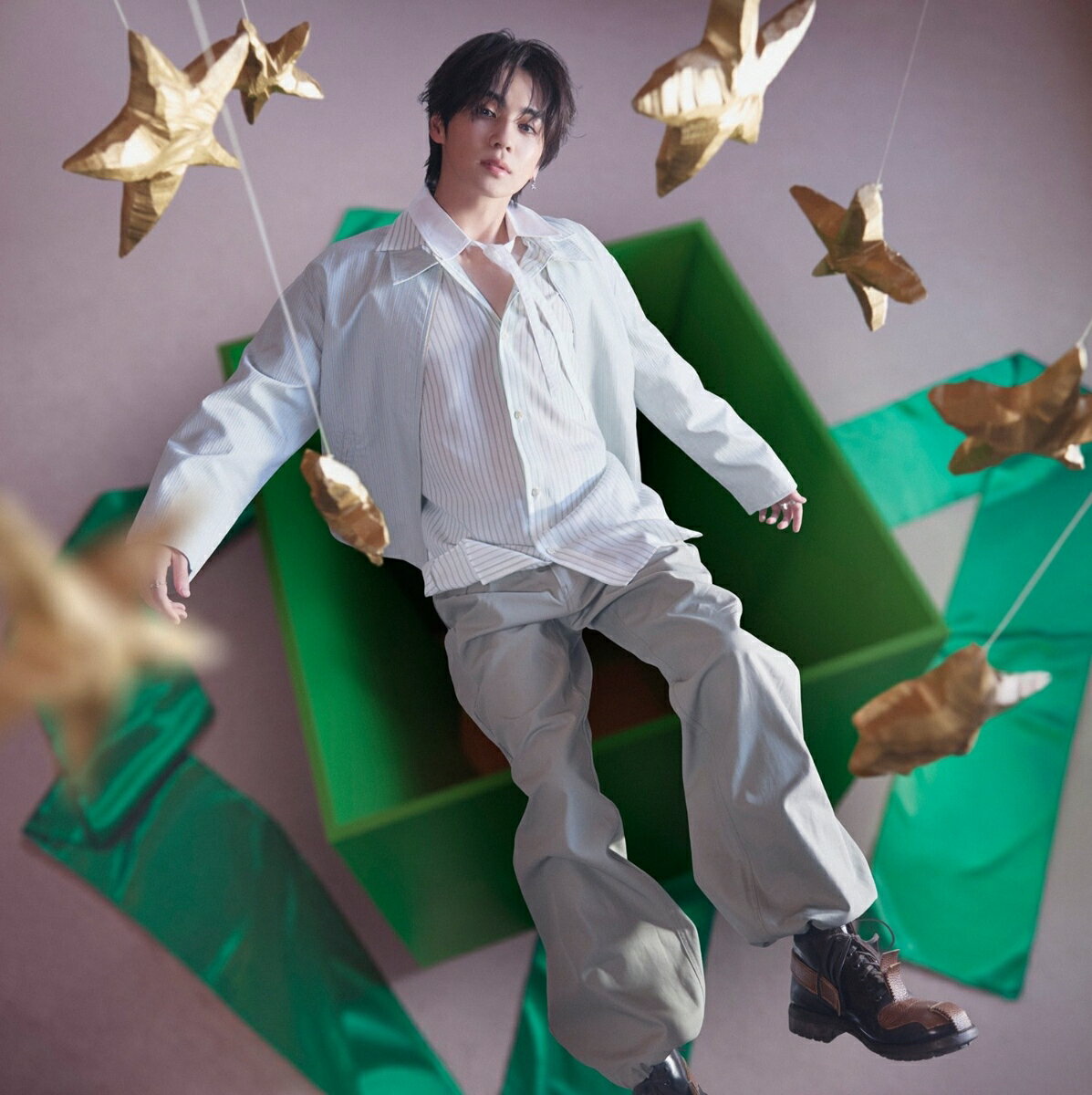 HOKUTO 1stアルバムのCD発売が決定！

これまでリリースされ話題を呼んだ「オパッキャマラド！」「MINE」「Tiger Boy」「ふたりでいようか」「hate you? love you?」といった既配信楽曲を含む、全12曲を収録予定。
多種多様なジャンルを横断し、HOKUTOの新たな魅力と音楽性が存分に堪能できる、記念すべきファースト・フルアルバムです。

また、形態ごとに異なる豪華仕様となっており、初回限定盤Bは、HOKUTOの様々な表情が楽しめる36ページに及ぶ豪華フォトブック付き仕様となっています。