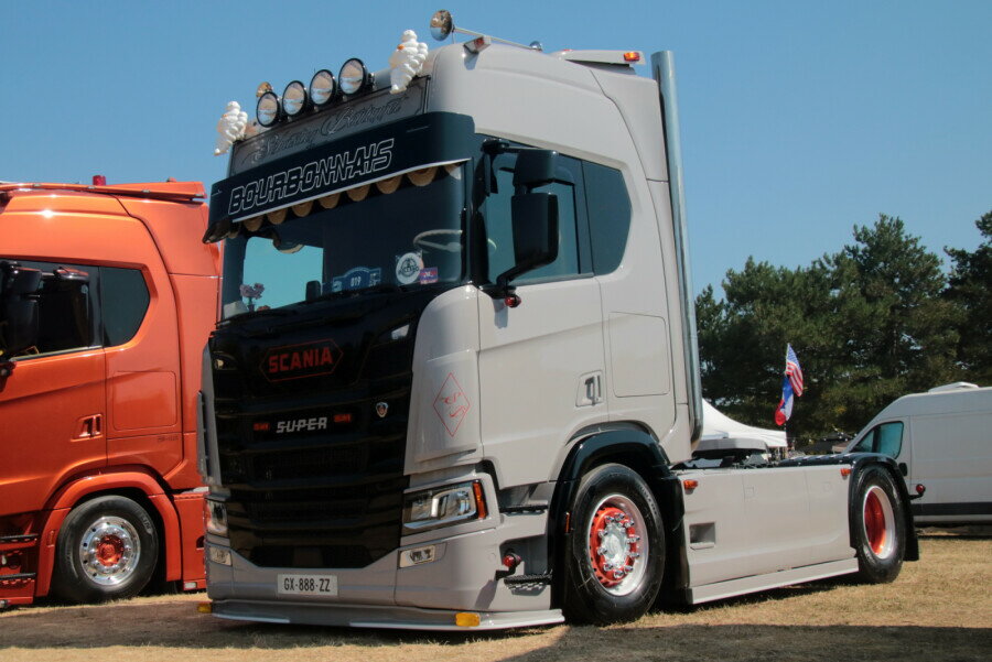 WSI MODELS 1/50 Sebastien Boutonnet SCANIA R HIGHLINE CR20H 4X2 【01-5221】 (ミニカー)