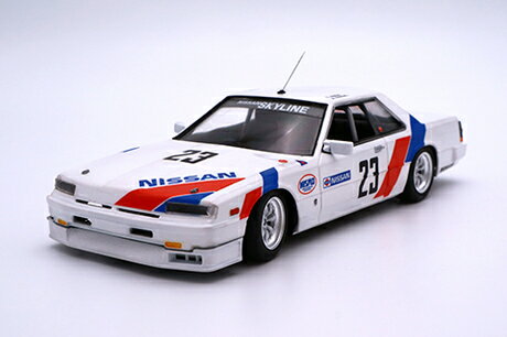 グループA出場のスカイラインRS-Cがインチアップシリーズで復刻登場！

製品は「No.23 スカイライン RS ターボ」、「No.22 ヂーゼル機器P'スカイライン」を選択して再現できます。
前輪軸はステア(可動)可能な構造仕様。
ホイールはメッキ調仕上げで、スリックタイヤを収録。
ドア内側のコクピットはロールバーパーツを収録。
デカールはゼッケンNo.22、23仕様を収録。各仕様を選択して再現することが可能。

・ホビー系商品についての諸注意
メーカー都合により発売の大幅な延期が発生する可能性がございます。
予約商品についてはメーカーから順次入荷次第の発送となります。メーカー公表の発売日とは異なる場合がございますのでご了承ください。【対象年齢】：