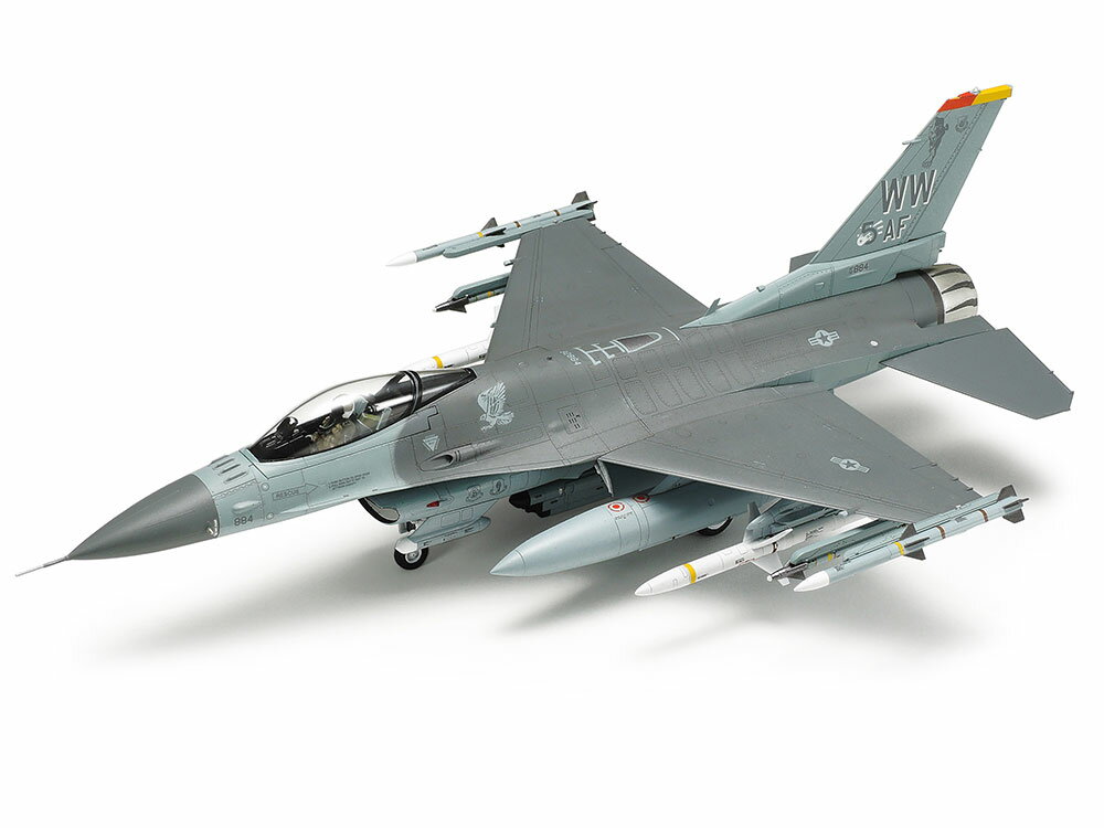 タミヤ 1/72 ウォーバードコレクション　ロッキード マーチン F-16CJ [ブロック50] ファイティング ファルコン（フル装備仕様） 【60788】 (プラモデル)