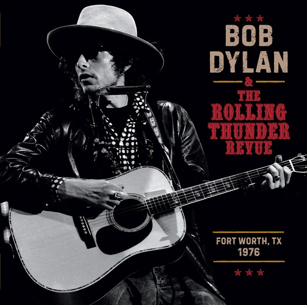ローリング・サンダー・レヴューの真髄!39CD BOXから最強フォートワース公演を2CD単体発売! 
 
音楽の旅が伝説を刻む。ロック史に刻まれたボブ・ディラン伝説のツアー、ローリング・サンダー・レヴュー、1976年のツアー第二期の現存する全てのライヴ音源を集大成したCD39枚組
ボックス・セットより、3枚組LPとして発売される1976年5月16日のテキサス州フォートワース公演のライヴ音源が2枚組CDとして発売決定!この公演は当時全編マルチトラックで録音さ
れ、一部はライヴ盤『激しい雨(Hard Rain)』に4曲収録。全22曲(18曲が初公式リリース)がオリジナル・マルチ・テープから今回新たにリミックス、リマスターされ、これまで断片的にしか
聴けなかった一夜の全貌が「完全版」「最上級の音質」で甦る、歴史的ライヴ・ドキュメント。キャリアにおいて伝説的かつ輝かしい時代を象徴するこのツアー、ディランの内に高まる怒
りや自信や不安や葛藤の表れか、歌はよりハードなアレンジとなり、歌詞の変更もいとわず斬新なロック・ナンバーに生まれ変わっていった。そうした彼のパフォーマンスは次第に激しさを
増し、1976年ローリング・サンダー・レヴュー第二期の最高潮に達したディランの姿を体感してみたいという方々には、まずはこのライヴ盤を聴いてほしい。34歳のディランの最高。最
強のライヴがここに。日本盤のみ高品質Blu-spec CD2仕様でリリース(解説・歌詞・対訳付)。