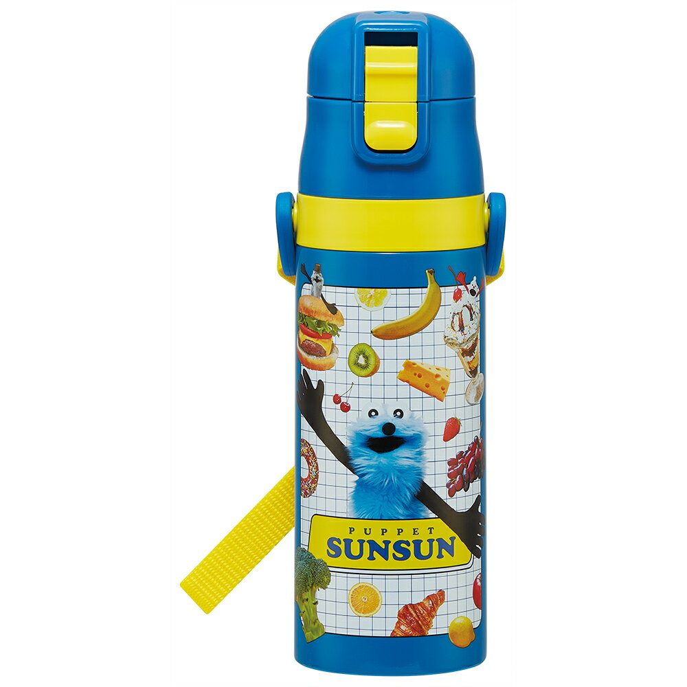 【商品詳細】ワンプッシュオープンで、飲みたい時に"サッ"と飲めるステンレスボトル☆

ネームプレート付きのショルダーベルト。
真空二層構造なので、保冷効果が長持ち♪

※火傷の恐れがありますので熱い飲み物を入れないでください。


・ワンプッシュで簡単オープン
・誤作動でキャップの開閉を防ぐロック機能付き
・ダイレクトでそのまま飲めるキャップユニット
・飲む時にキャップの戻りを防ぐロック設計
・氷が入れやすい広口タイプ


【商品サイズ】
約　直径68mm×高さ230mm
容量：470ml

【品質表示】
内びん、口がね：ステンレス鋼
胴部：ステンレス鋼（アクリル塗装）
キャップ：飽和ポリエステル（PET樹脂）
フタ：ポリプロピレン
パッキン：シリコーン
底板：エラストマー樹脂

保冷効力：8度以下（6時間）

※電子レンジ、食洗機、乾燥機には使用しないでください。【商品サイズ (cm)】(幅×高さ×奥行）：6.8×2.3×6.8