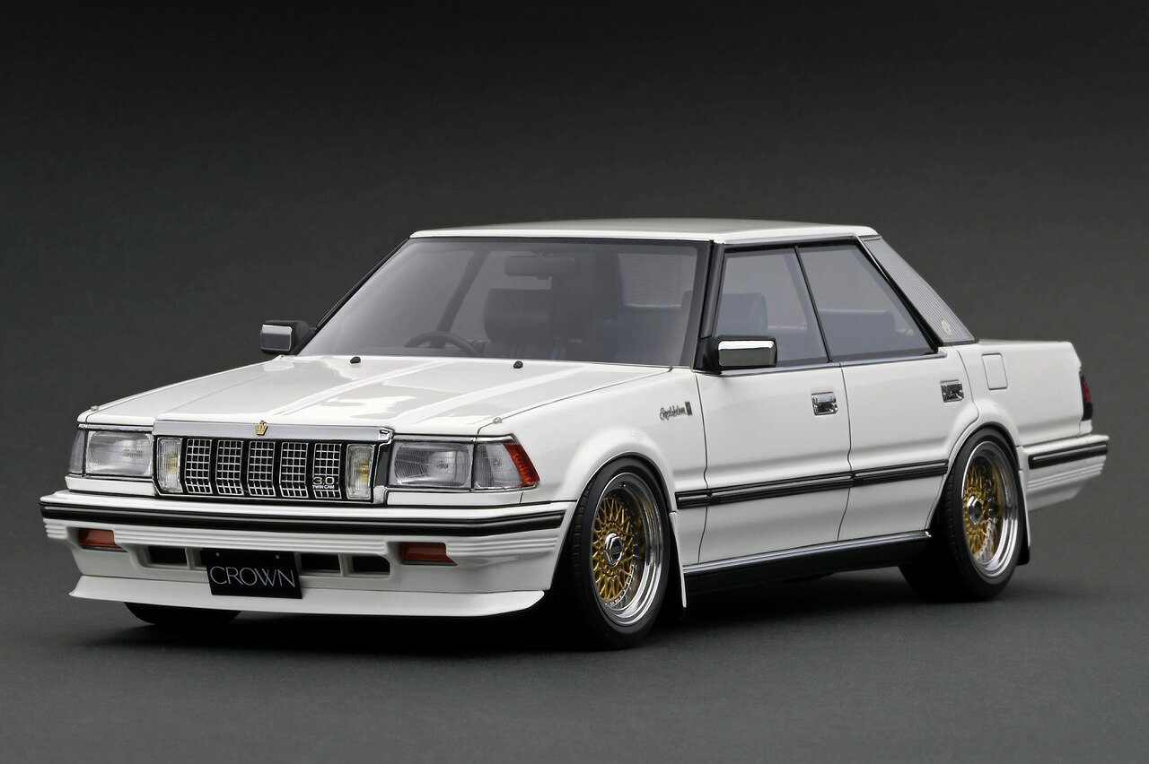ignition model Toyota Crown 3.0 Royal Saloon G (120) White (1/18 Scale) 【IG3824】 (ミニカー)