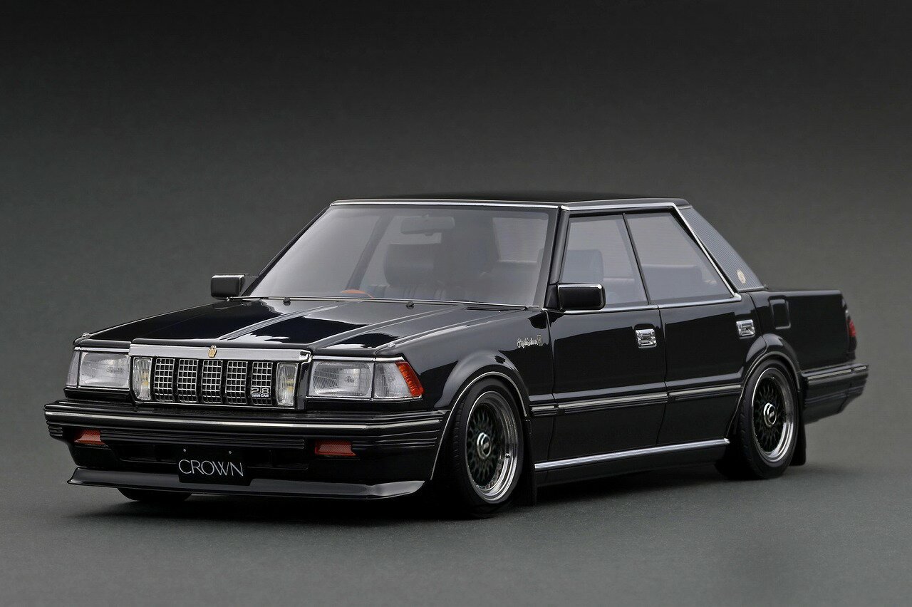 ignition model Toyota Crown 2.8 Royal Saloon G (120) Black (1/18 Scale) 【IG3827】 (ミニカー)