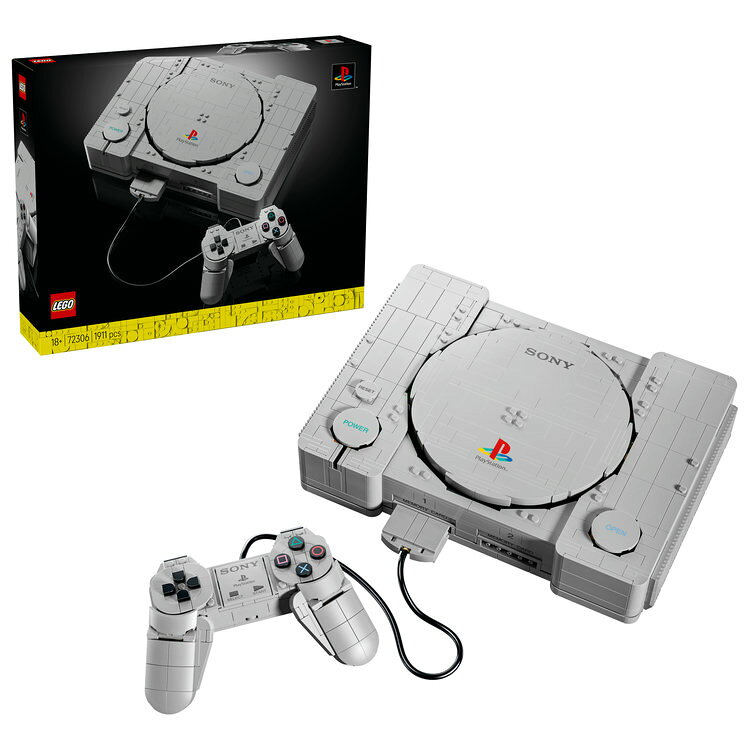 さあ 準備はいい？ 組み立てスタート！PlayStation&reg;本体とコントローラーを発売当時の姿で再現するレプリカキットで伝説の冒険をクリエイティブに体験しよう。代表的なゲーム『サルゲッチュ&trade;』と『グランツーリスモ&trade;』のジオラマをはじめ、こだわりのディテールとサプライズがいっぱい。完成したモデルはゲーム専用ルームやオフィスに飾ってみんなに自慢しよう。

・ レトロなゲーム機 - 子どもの頃に夢中になったゲーム機をほぼ実寸大に再現できる、レゴ&reg; PlayStation&trade;（72306）
・ ゲーマー向けホームデコ - PlayStation&reg;本体とコントローラーを発売当時の姿で再現し、お気に入りの場所に飾って楽しもう
・ サプライズがいっぱい - 時代を席巻した2つのゲーム 『サルゲッチュ&trade;』と『グランツーリスモ&trade;』のジオラマには、ピポサルやミニカーがスタンバイしています
・電源オン、接続、ディスプレイ - ゲーム機本体のOPENボタンと電源ボタンを押し、コントローラーを前面に接続するほか、ジオラマを引き出して別々に飾ることもできます
・ 大人のゲーマー向けギフト - PlayStation&reg;ファンへのお誕生日プレゼントや贈り物におすすめです
・ ゲーム関連グッズ - PlayStation&reg;をプレイした90年代を思い出しながら、創造力を駆使して遊べる組み立てセット
・ LEGO&reg; BUILDERアプリ - デジタル版組み立て説明に従って立体表示されるモデルを拡大・回転して手順を確認しながら組み立てを進め、進行状況を保存できます
・ サイズ - （約）高さ6cm × 幅26cm × 奥行19cm／ピース数：1,911
・ レゴデュプロ以外の製品には、小さな部品が入っています。間違って飲み込む危険がありますので、4才未満のお子さまには遊ばせないでください。【対象年齢】：18歳以上【商品サイズ (cm)】(幅×高さ×奥行）：48×37.8×9.4