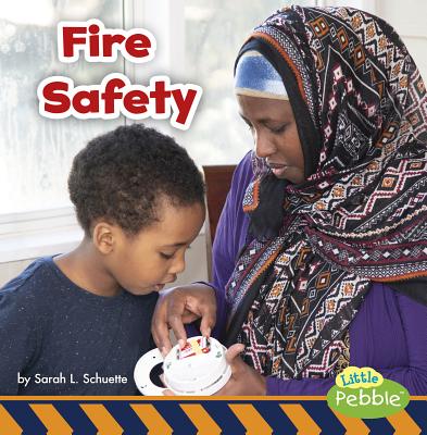 FIRE SAFETY Staying Safe! Sarah L. Schuette PEBBLE BOOKS2019 Hardcover English ISBN：9781977108678 洋書 Books for kids（児童書） Juvenile Nonfiction