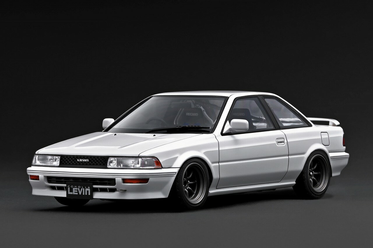 ignition model TOYOTA COROLLA LEVIN GT APEX (AE92) White(1/18 Scale） 【IG3868】 (ミニカー)