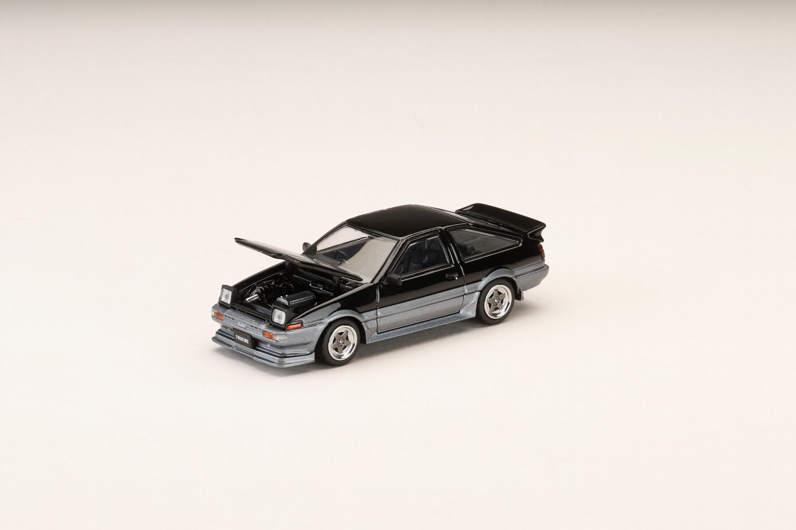 HJ64 1/64 トヨタ スプリンター トレノ GT APEX (AE86) 後期型 JDM Style カーボンボンネットブラック /グレー 【HJ647052SG】 (ミニカー)