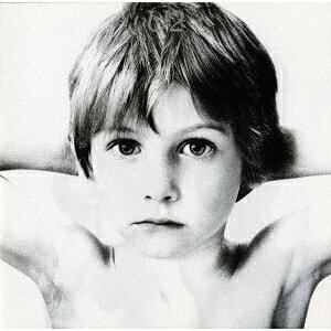 すべてはここから始まった。記念すべきデビュー・アルバム。1曲目「アイ・ウィル・フォロー」は現在でも必ずツアーで演奏される。
Produced by Steve Lillywhite（1980年発表）

＊2008年リマスター音源採用
＊英国初回盤LPを再現した紙ジャケット仕様＋インナースリーヴ＋レーベル・カード
＊日本初回盤LPの意匠を再現した帯
＊解説/歌詞・対訳付
＊SHM-CD仕様