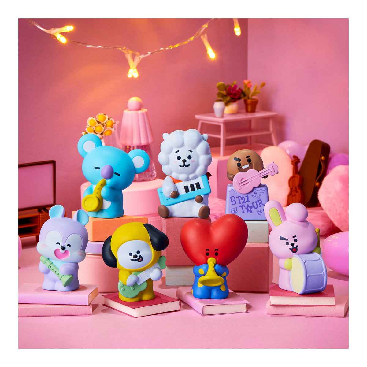 BT21フレンズ第4弾が登場！
楽器を演奏している可愛らしいデザインで立体化！
揃えてコレクションをしても、お人形遊びをしても楽しい、大人から子供まで楽しめる商品です。
各種、表情違いのレアも・・・！

【付属品】
チューインガム1個

&copy;BT21

・ホビー系商品についての諸注意
メーカー都合により発売の大幅な延期が発生する可能性がございます。
予約商品についてはメーカーから順次入荷次第の発送となります。メーカー公表の発売日とは異なる場合がございますのでご了承ください。【対象年齢】：