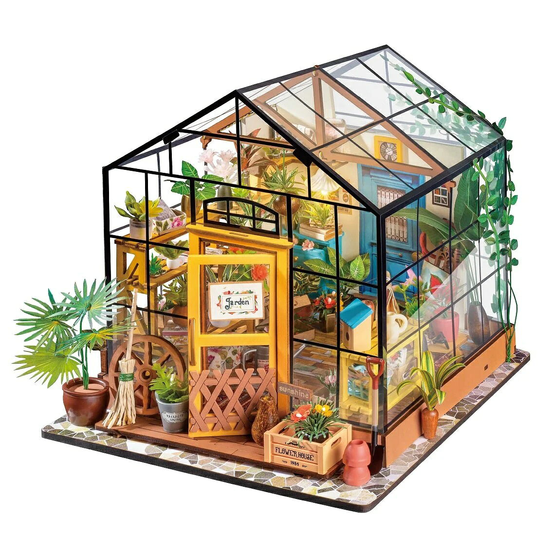 色とりどりの植物に囲まれた"ガラス張りの温室"がテーマのミニチュアハウスが、さらに作りやすくなって新登場！

プラスチックパーツが多いので、従来のミニチュアハウスに比べて作りやすくなっています◎
LEDを灯すとさらに素敵でロマンチックな雰囲気をお楽しみいただけます♪
お花やガーデニングが好きな方にもオススメです！

このキットは、接着剤やピンセットなどの道具も入ったオールインワンDIYキット。特殊な道具も不要なのでプレゼントにもオススメです！

※単4形電池×2本が必要な商品となります。
本商品に電池は付属しません。ご了承くださいませ。

制作目安時間：8時間

・ホビー系商品についての諸注意
メーカー都合により発売の大幅な延期が発生する可能性がございます。
予約商品についてはメーカーから順次入荷次第の発送となります。メーカー公表の発売日とは異なる場合がございますのでご了承ください。【対象年齢】：14歳以上【商品サイズ (cm)】(幅×高さ×奥行）：21.4×18.2×18.5