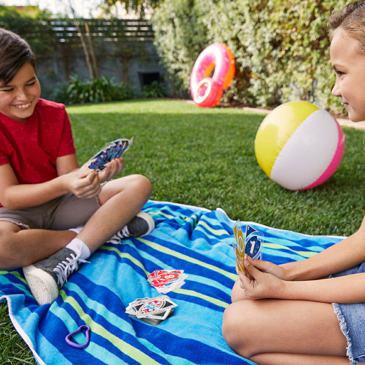 マテルゲーム(Mattel Game) ウノ(UNO)　スプラッシュ ぬれてもあそべる！ ゲーム パーティーグッズ カードゲーム 108枚 2-10人用 7歳から レッド DHW42 2