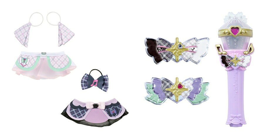 ＜セット内容＞
キミとアイドルプリキュア♪　プリルン＆メロロン おそろいプリキュアコスチュームセット2
キミとアイドルプリキュア♪　キミとアイドル変身　キラキラショータイムマイク
ーーーーーーーーーーーーーーーー

◆◇キミとアイドルプリキュア♪　プリルン＆メロロン おそろいプリキュアコスチュームセット2◇◆

『キミとアイドルプリキュア♪』より、「プリルン＆メロロン おそろいプリキュアコスチュームセット2」が登場！別売りの「まねっこアイドル♪おめめぱちぱちプリルン」と「おしゃれだいすき&hearts;おしゃべりメロロン」に着せることができるキュアズキューンとキュアキッスのコスチュームセットです。チェック柄がかわいいヘアアクセサリと、ラインストーンがワンポイントのケープで、キュアズキューンとキュアキッスとおそろいのおしゃれ遊びが楽しめます。【対象年齢】：3才〜

◆◇キミとアイドルプリキュア♪　キミとアイドル変身　キラキラショータイムマイク◇◆

キミとアイドル変身&hearts;キラキラショータイムマイク商品詳細説明文：『キミとアイドルプリキュア♪』より、「キミとアイドル変身&hearts;キラキラショータイムマイク」が登場！キュアズキューン、キュアキッスが使用する変身＆キメ技アイテムです。プリキュアリボン（キュアズキューン&キュアキッスver.）をセットしカバーを開くと、ミラーが光って音符が浮かび上がります。マイクのエコー機能で自分の声を重ねながら、変身アクションを楽しめます！プリキュアステージリボンをセットすると、キュアズキューン＆キュアキッスのステージ曲が流れ、キメ技アクションを楽しめます。さらに、全9曲収録で、マイクで歌える「ミュージックモード」、キュアズキューンとキュアキッスがダンスを教えてくれる「レッスンモード」、ボイスチェンジ遊びを楽しめる「マイクモード」の3種類のミニゲームも搭載されています。本商品はすべてのリボンを認識し、セットするリボンによって、光や音声が変わります。別売りの「キミとおうえん♪キラキライト キュアズキューン」や、「キミとおうえん♪キラキライト キュアキッス」に付属のリボンをセットすることで、キュアズキューンとキュアキッスそれぞれの変身遊びも楽しめます。【対象年齢】：3才〜